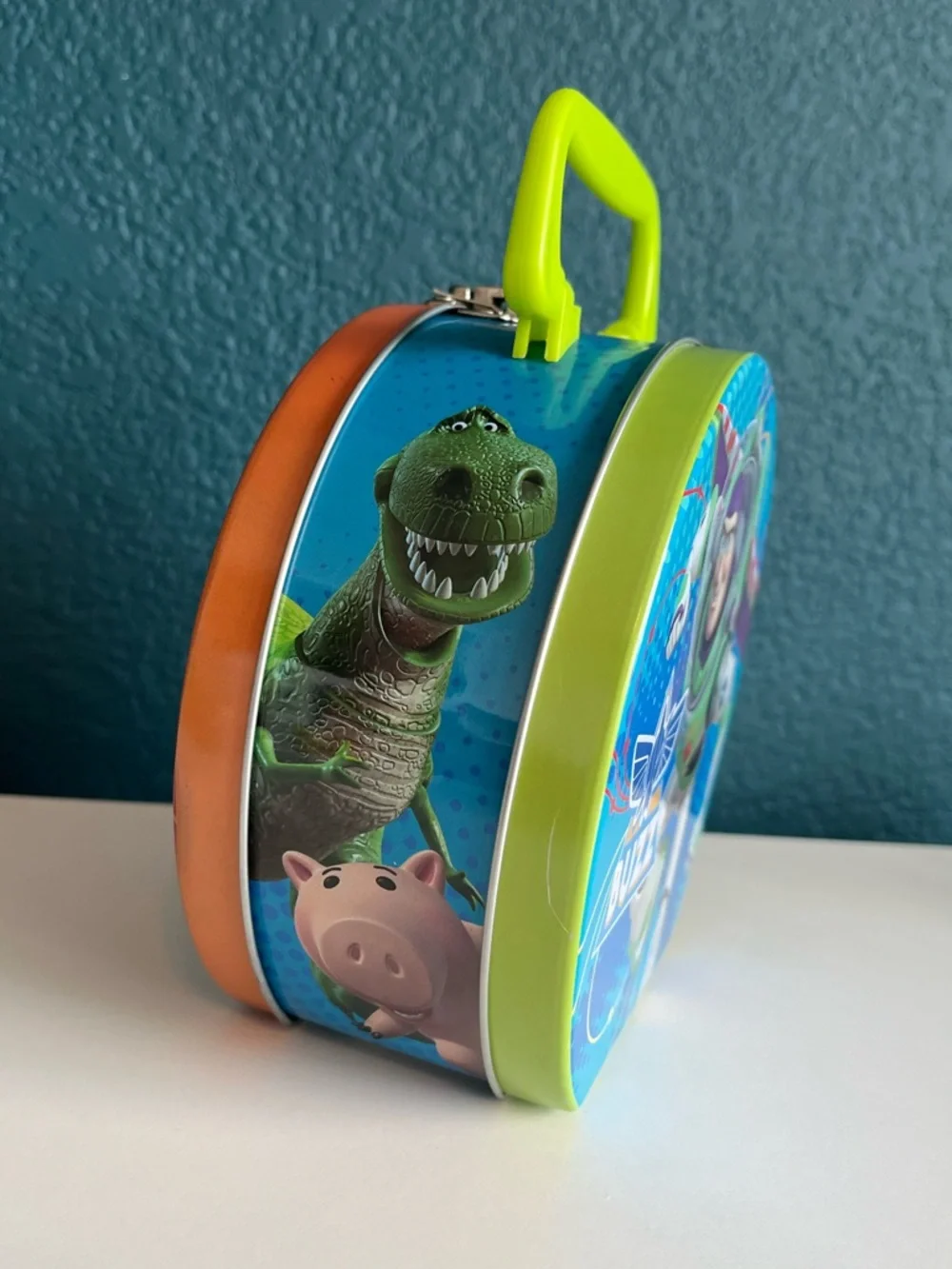 Disney Pixar Toy Story 5 Woody Round Tin Box Toothbrush Set Buzz Lightyear Rex